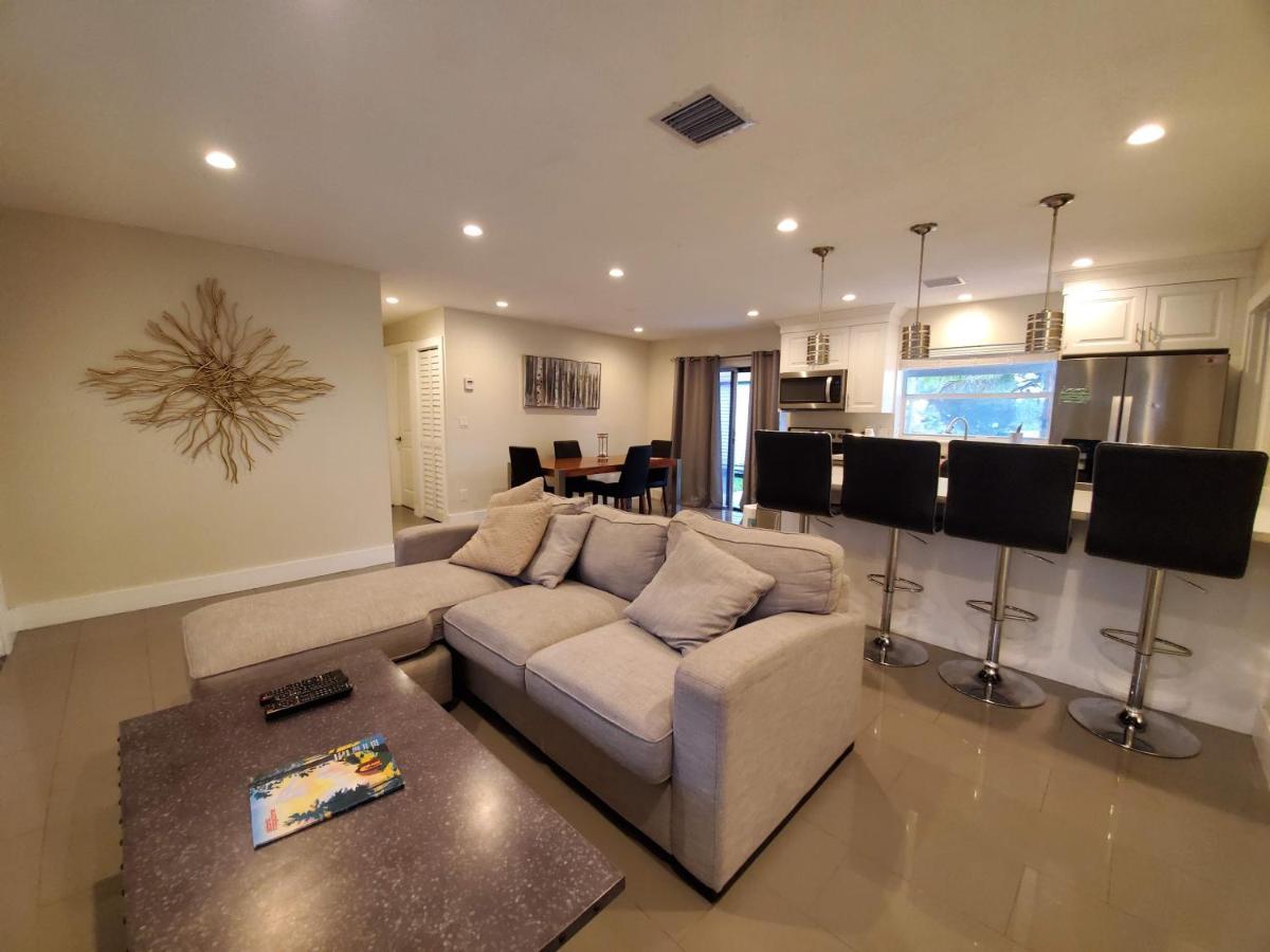 Lakefront Vacation Home - Sleeps 8 ديفي المظهر الخارجي الصورة