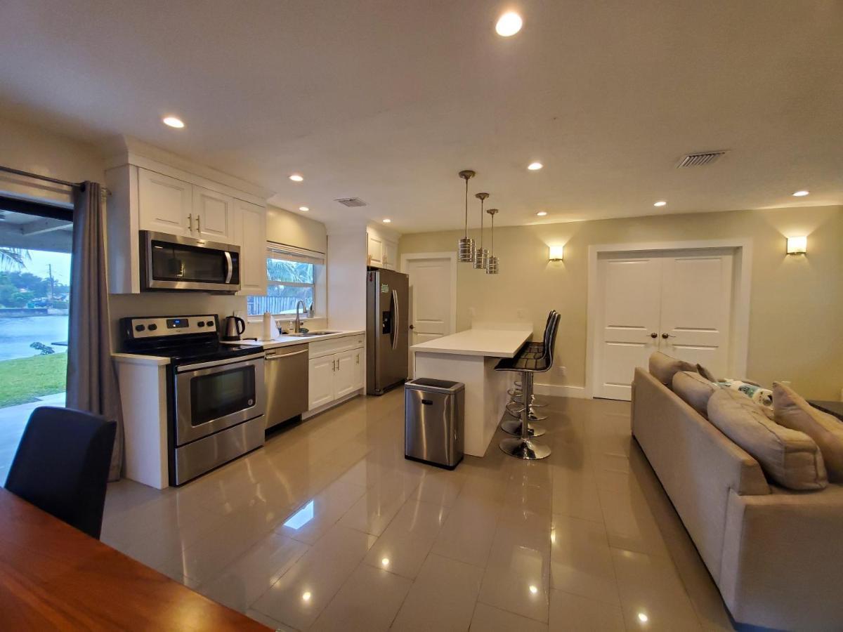 Lakefront Vacation Home - Sleeps 8 ديفي المظهر الخارجي الصورة