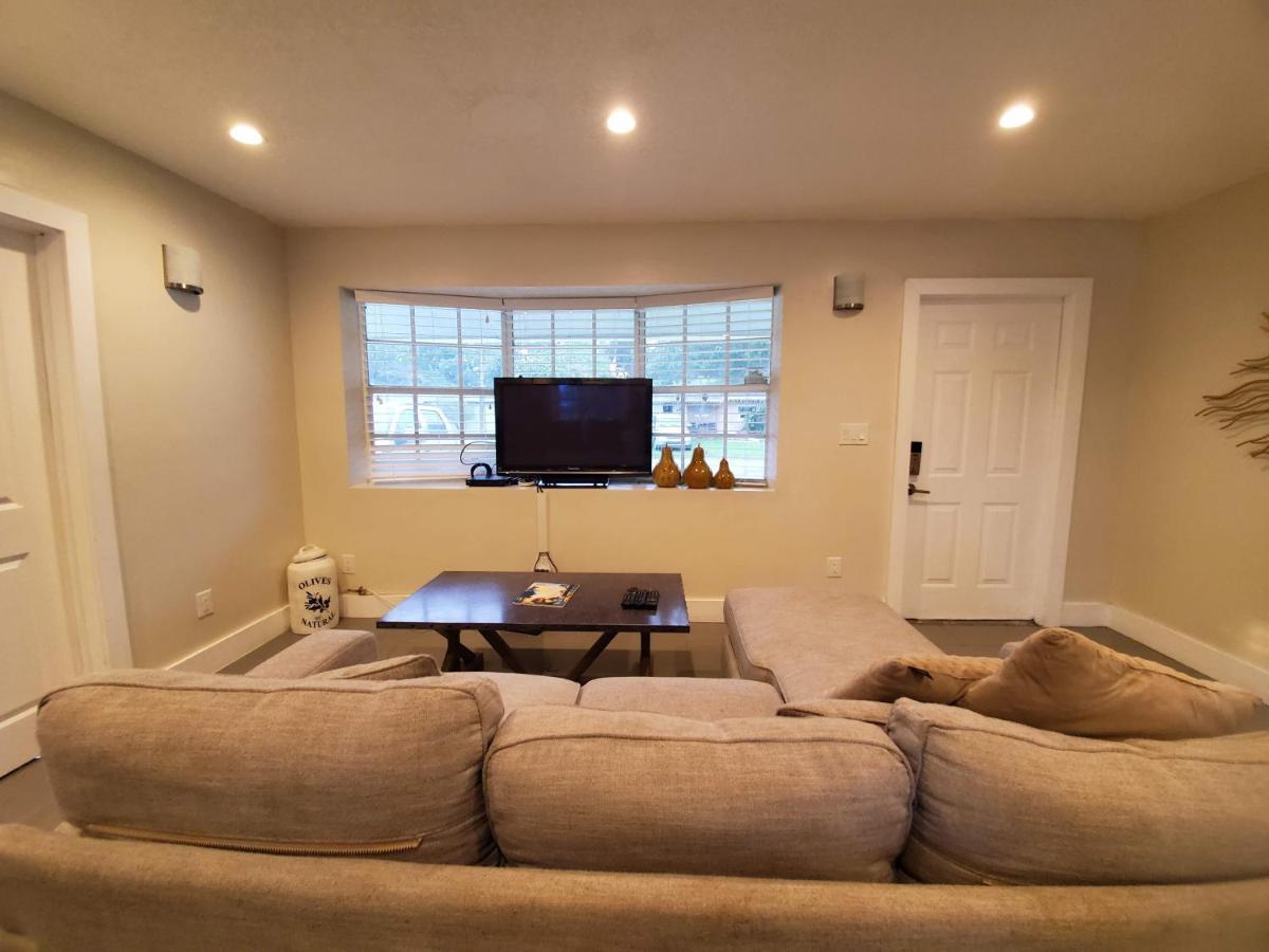 Lakefront Vacation Home - Sleeps 8 ديفي المظهر الخارجي الصورة