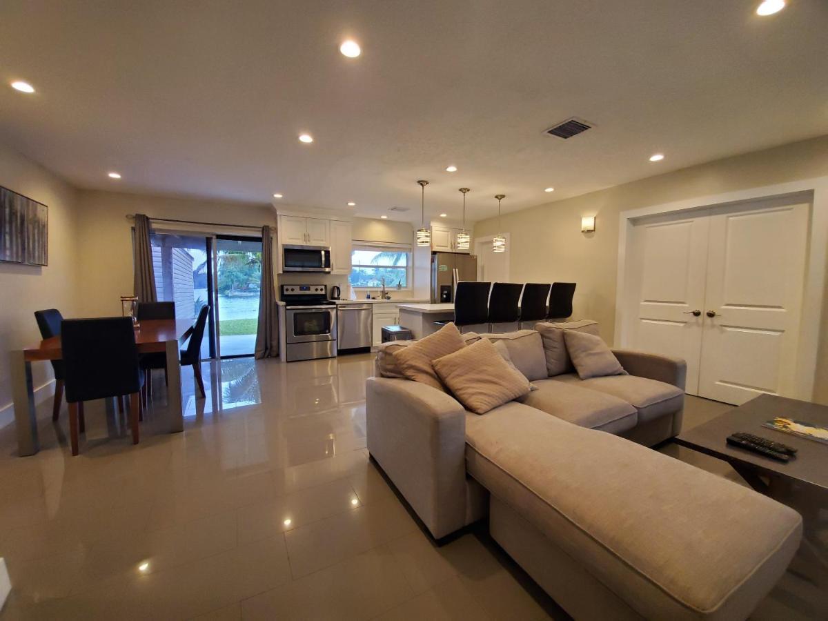 Lakefront Vacation Home - Sleeps 8 ديفي المظهر الخارجي الصورة